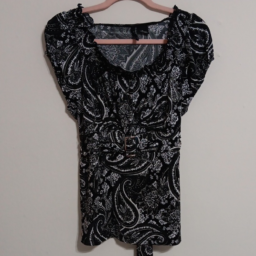 Black & White Paisley Design 21"-24" Ptp